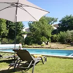Le Petit Moliere D'hotes Bed & Breakfast 3*