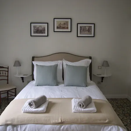 فندق مبيت وإفطار Le Petit Moliere 3*