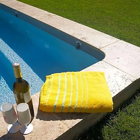Le Petit Moliere D'hotes Et Bed & Breakfast Servian