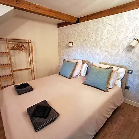 Le Petit Moliere D'hotes Et Bed & Breakfast