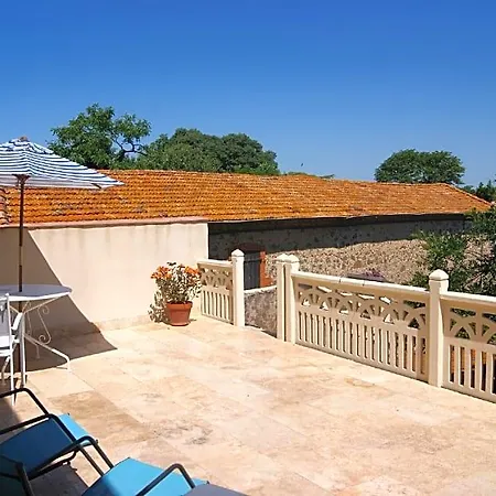Le Petit Moliere D'hotes Et Bed & Breakfast Servian