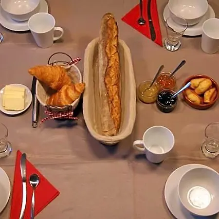 Le Petit Molière D'hôtes Et Servian